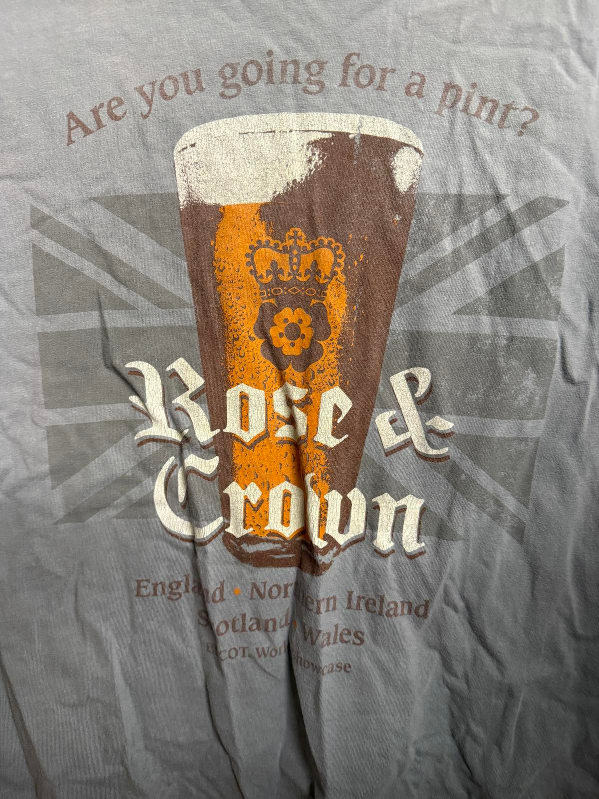 Disney Parks Beer T-shirt Epcot Rose and Crown Tee -L