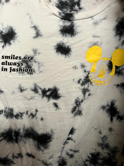 Disney Mickey Mouse Tie Dye Keep Smiling Heart Hands - L