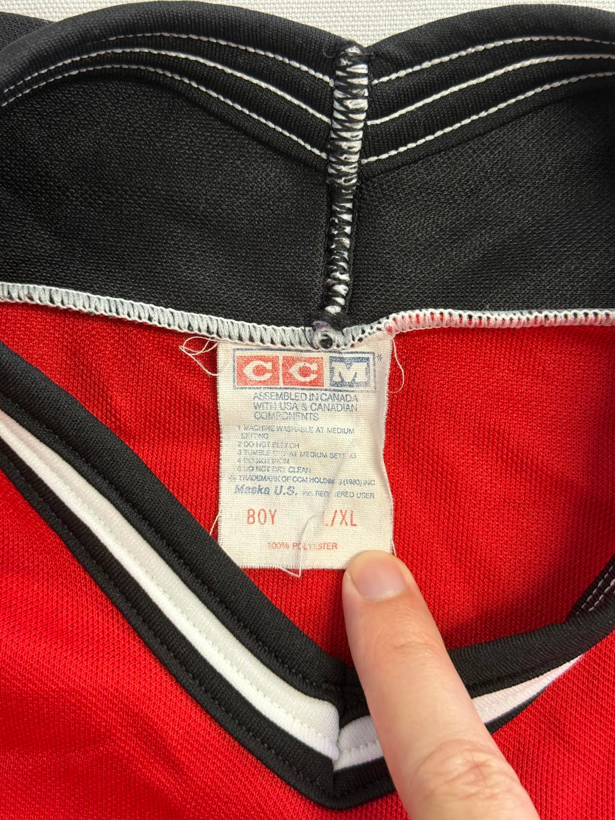 Vintage 90s NHL Devils Jersey CCM Maska Boys L/XL with Pin
